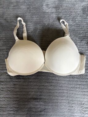 Essentials Smooth T-Shirt Bra - Cream